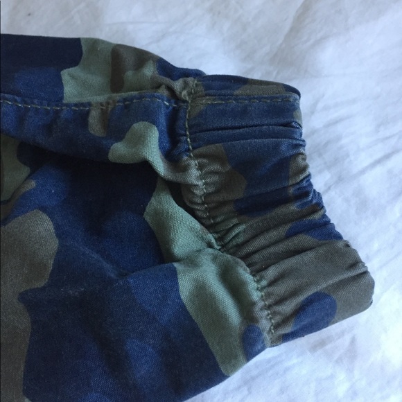 Camo Printed Gap Kid’s Pants - Picture 7 of 8